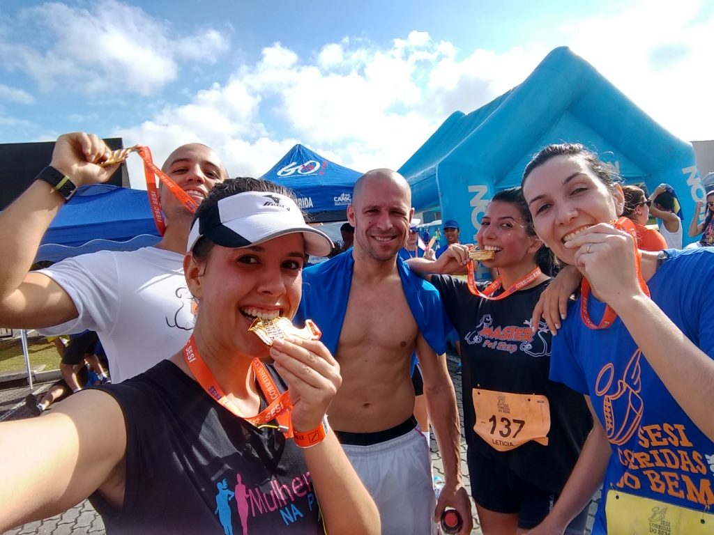 Com o Gui, o Binho, a voadora Letícia e a Gabi