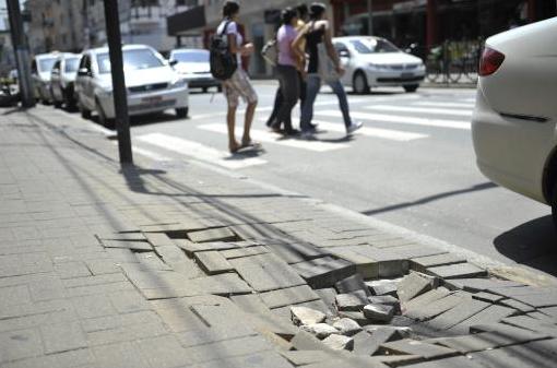 Campanha calçada cilada em Santa Catarina. Quem abraça?