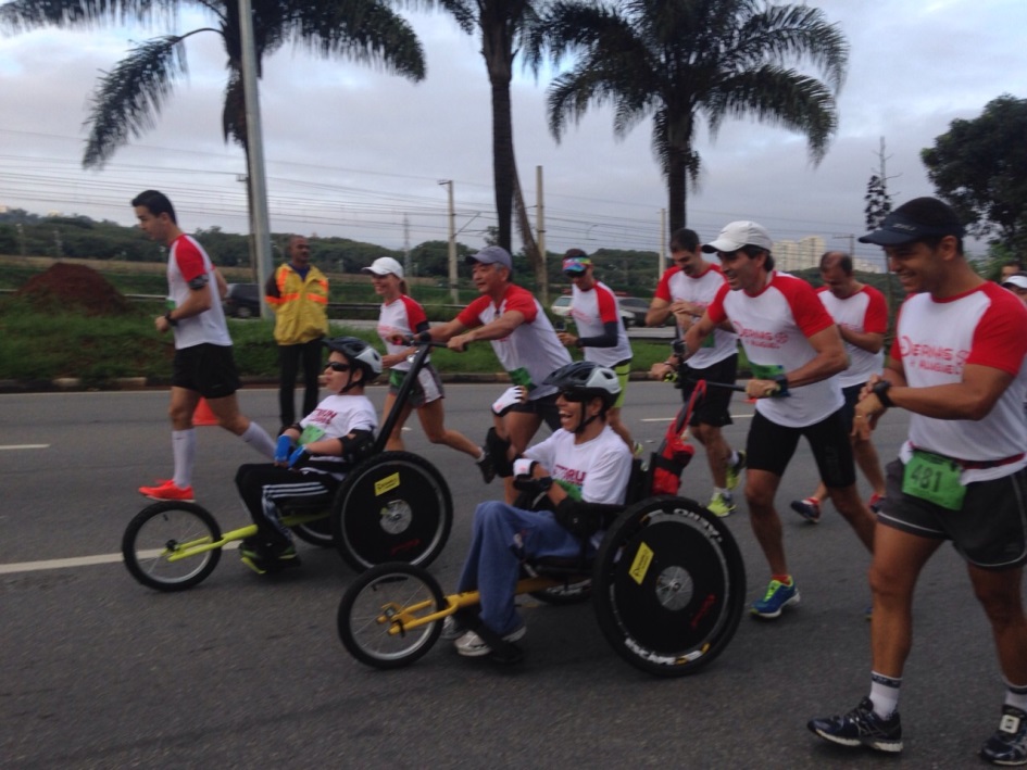 Pernas de aluguel: compartilhe a emoção de cruzar a linha de chegada