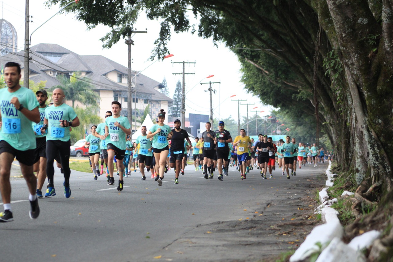 Corrida Junta e Vai celebra a inclusão social e a prática de esportes em Joinville