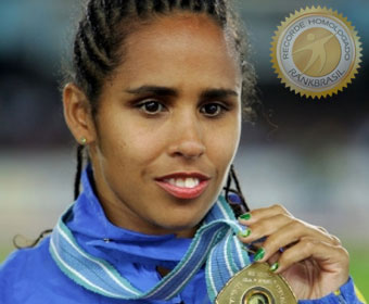 Maior medalhista paralímpica do Brasil, Ádria Santos agora é paraciclista e corredora de rua