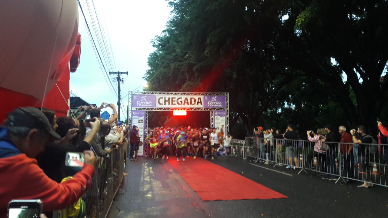 Corrida Maio Roxo reúne mais de 1 mil corredores em Joinville