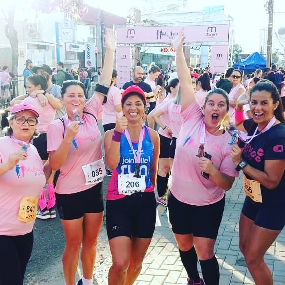 1ª Corrida e Caminhada MULHERES NA PISTA reúne mais de mil mulheres em Joinville