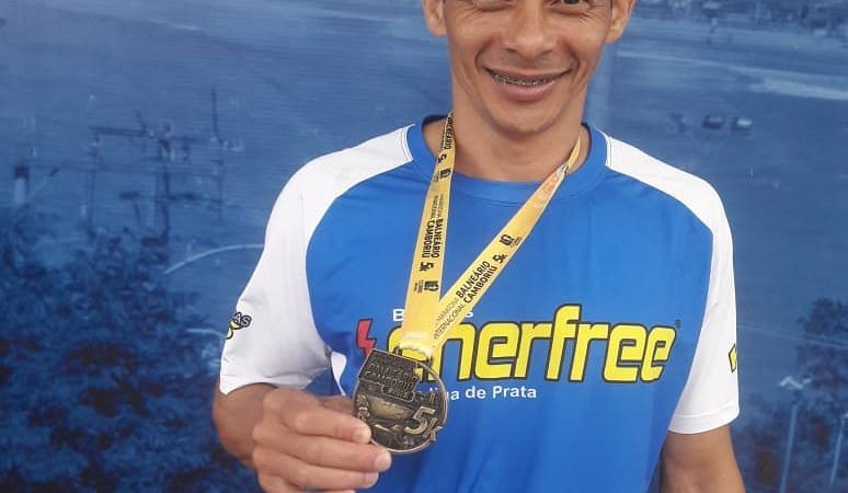 22 anos na corrida de rua e mais de 100 podiuns. Conheça a bela história do corredor Antônio Adriano