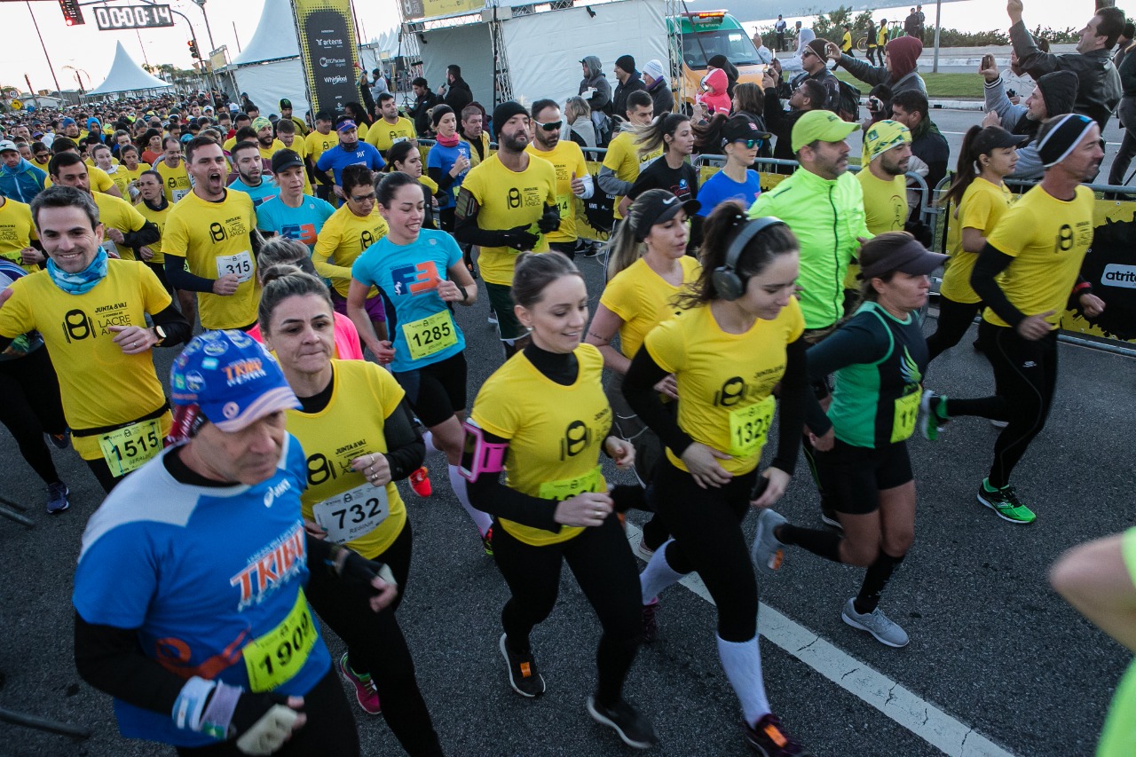 Corrida do Lacre Amigo celebra a inclusão social e colore Beira-mar de Floripa