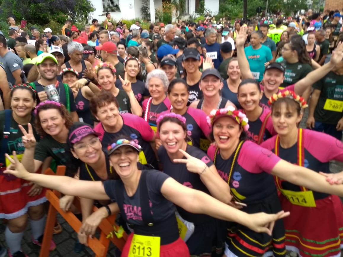 Meia Maratona de Pomerode reúne 4 mil corredores felizes