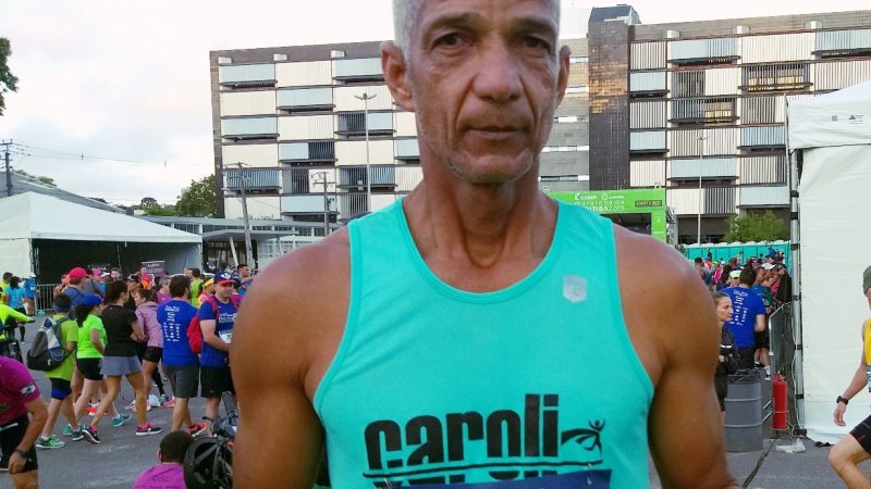 Conheça Gilson Venâncio, um gari do Rio de Janeiro que se tornou ultramaratonista