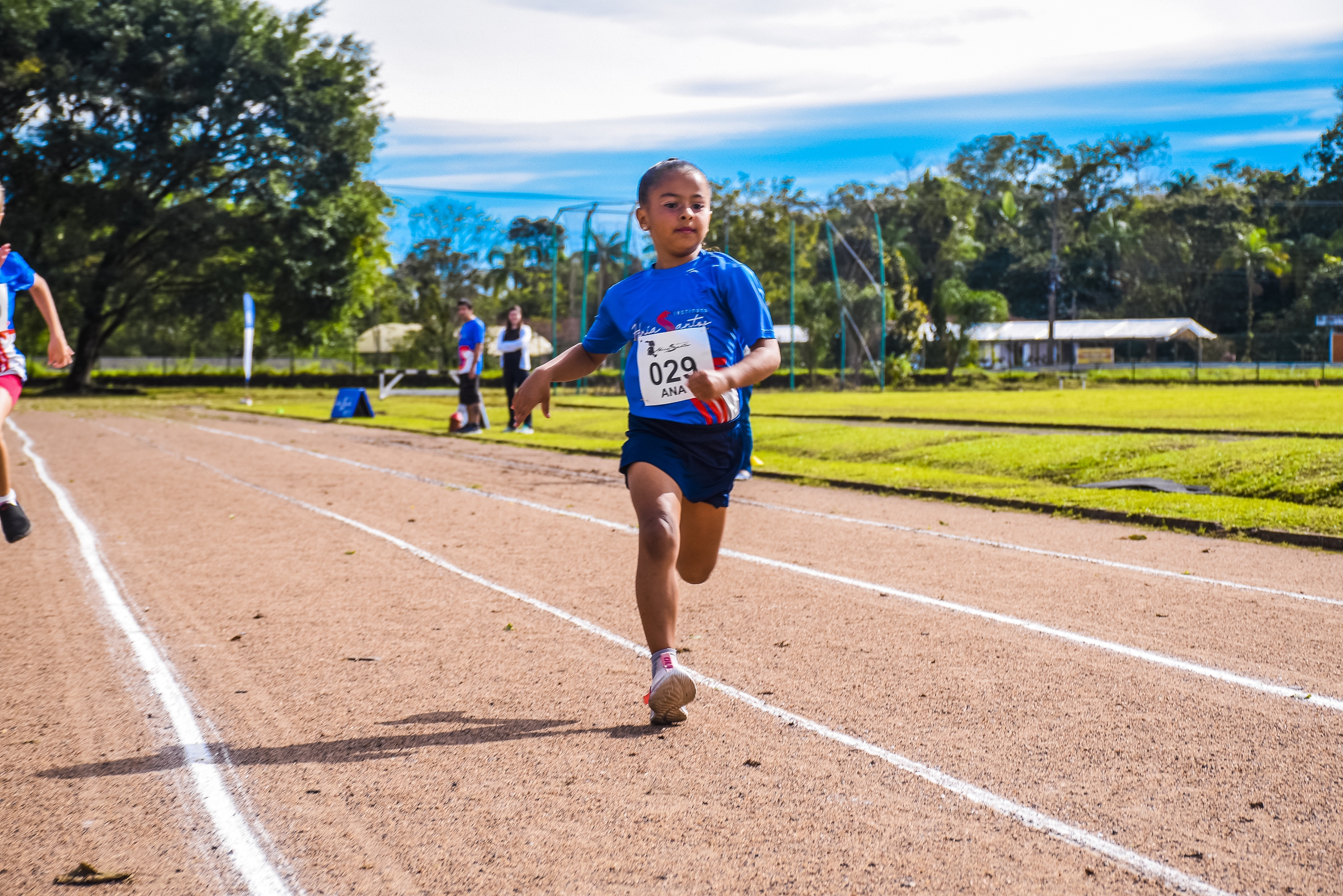Instituto Adria Santos se despede de 2023 com a 4ª etapa do Festival de Atletismo