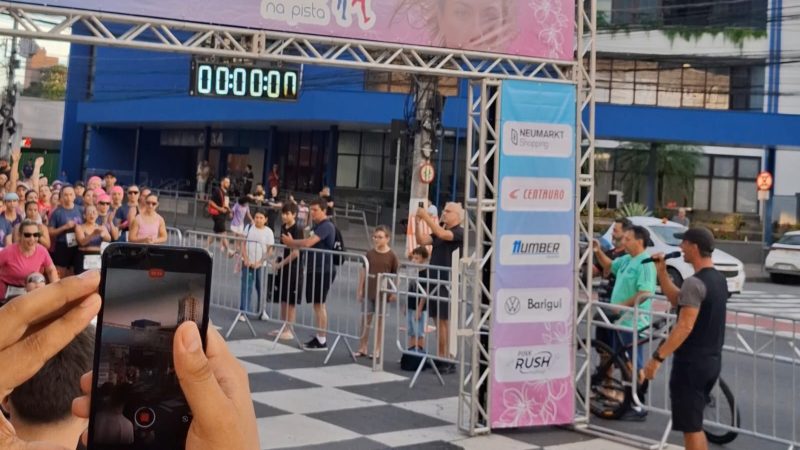 Corrida das Mulheres na Pista reúne cerca de 1500 corredoras em Blumenau 
